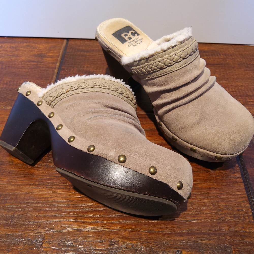 BC clogs tan sude and fuzzy inside women's size 6.5